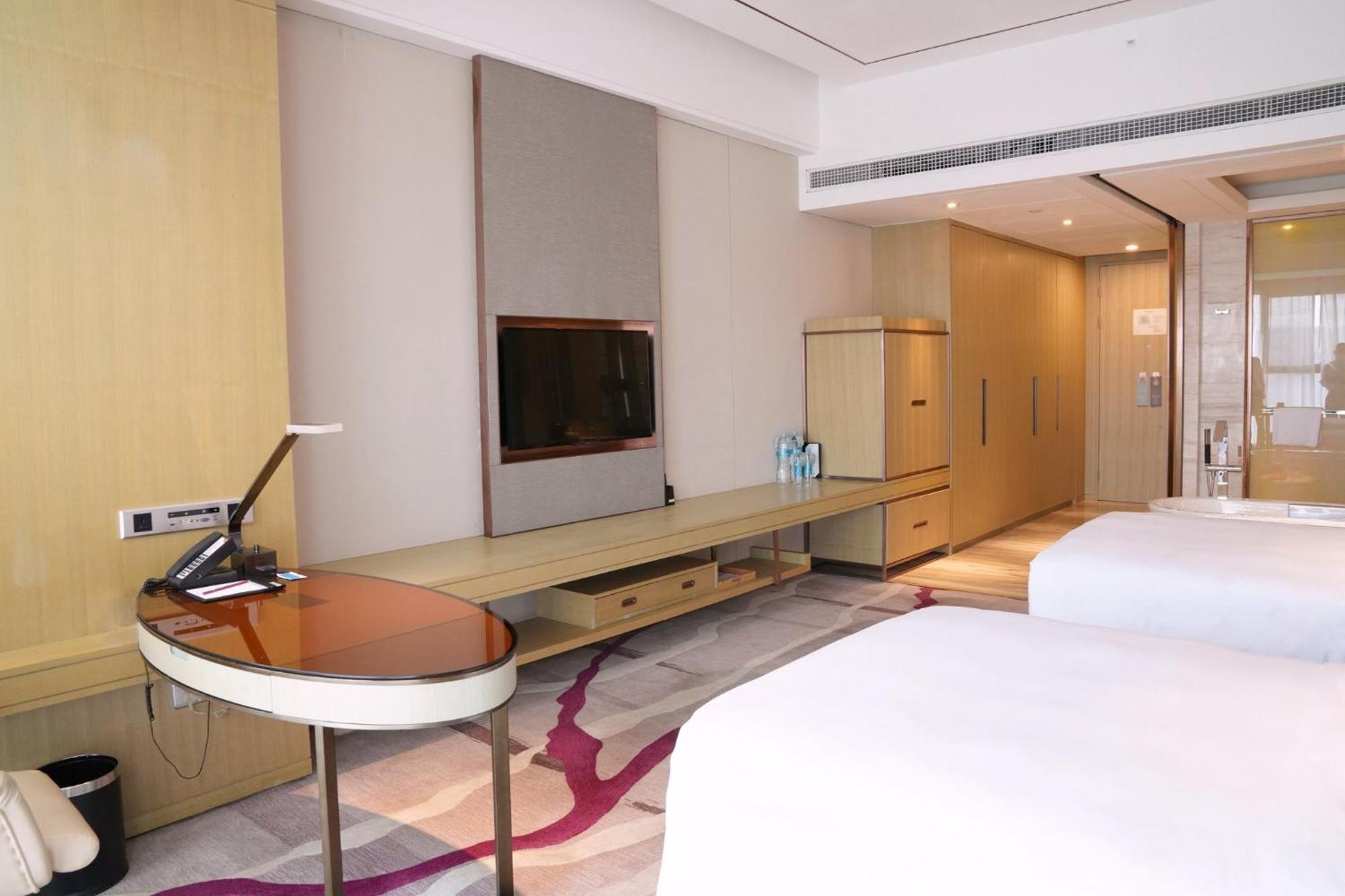 Crowne Plaza Yibin By Ihg Hotel Екстериор снимка